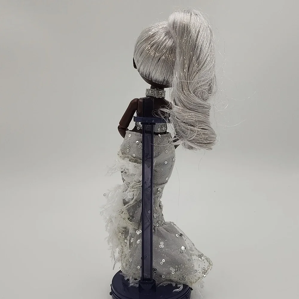 Rainbow High Divas Ayesha Sterling White Sequin Doll Outfit‎